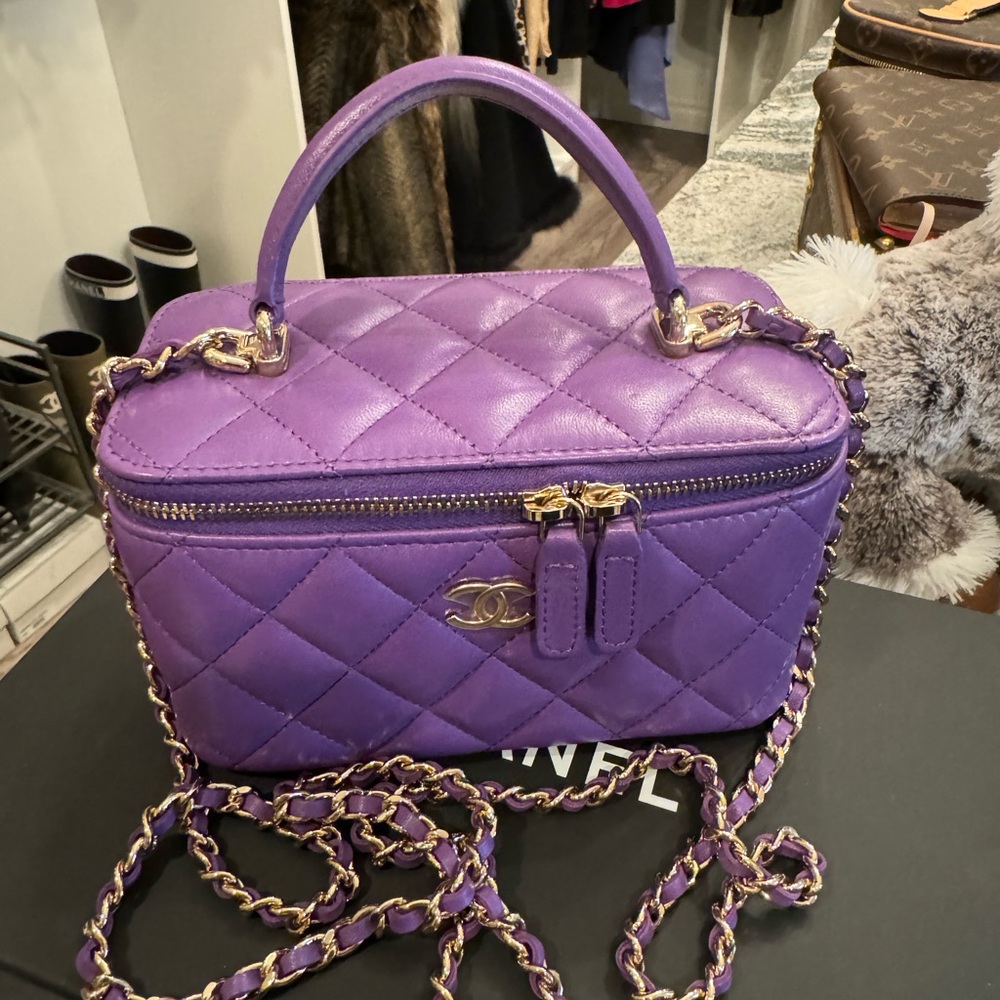 Chanel vanity